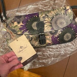 Gorgeous NWT Authentic Patricia Nash Bag Paisley